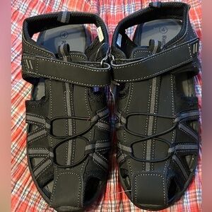 Rugged bear sandals